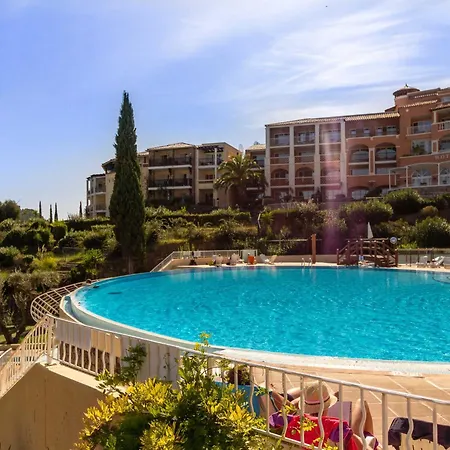 3 Pieces Avec Terrasse Et Piscine A Saint-raphael - Fr-1-504-683 *